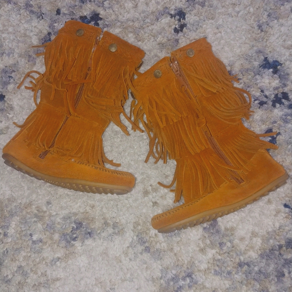 Minnetonka girls fringe boots